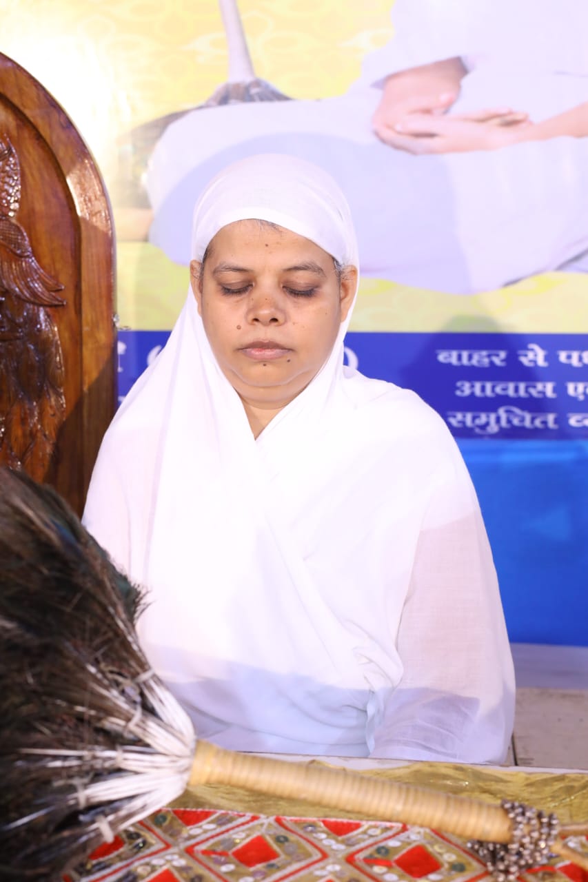 आर्यिका श्री श्रीनन्दिनी माताजी