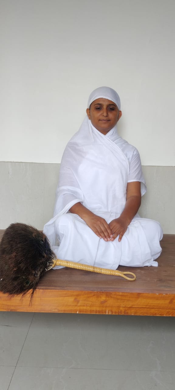 आर्यिका श्री वर्धस्वा नन्दिनी माताजी